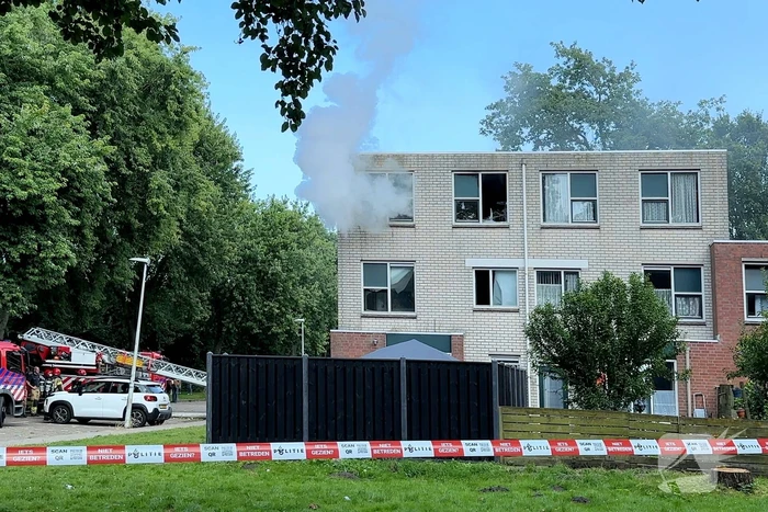 Veel rook uit woning door brand
