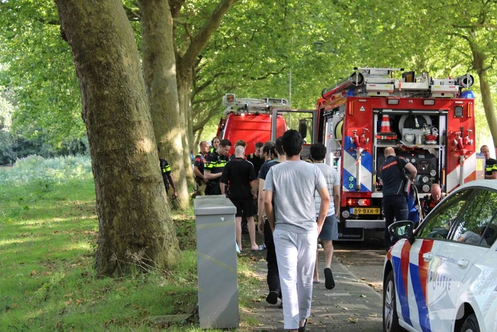 Hulpdiensten groots ingezet voor een te water geraakt persoon