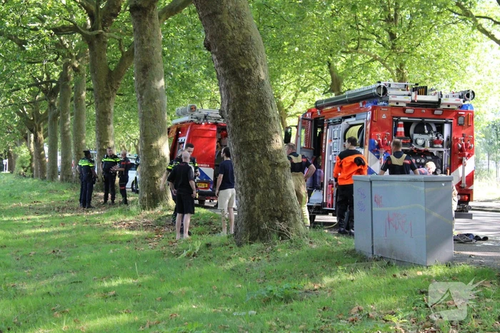 Hulpdiensten groots ingezet voor een te water geraakt persoon