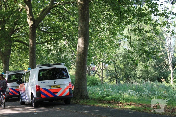 Hulpdiensten groots ingezet voor een te water geraakt persoon