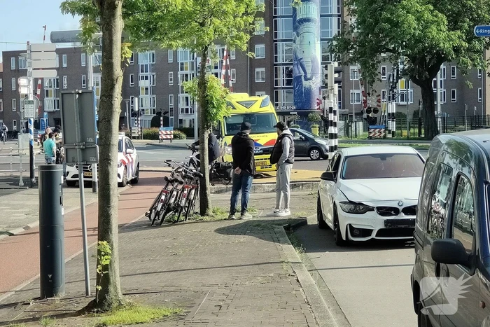 Kopstaart botsing tussen drie voertuigen