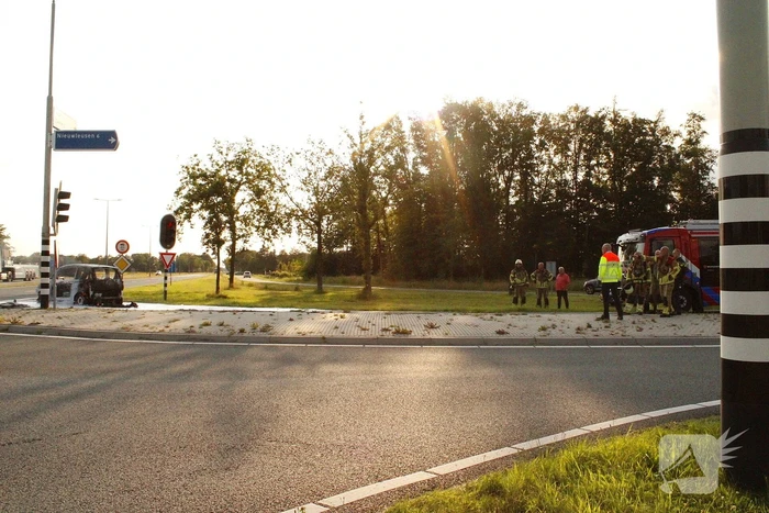 Voertuig volledig verwoest door brand