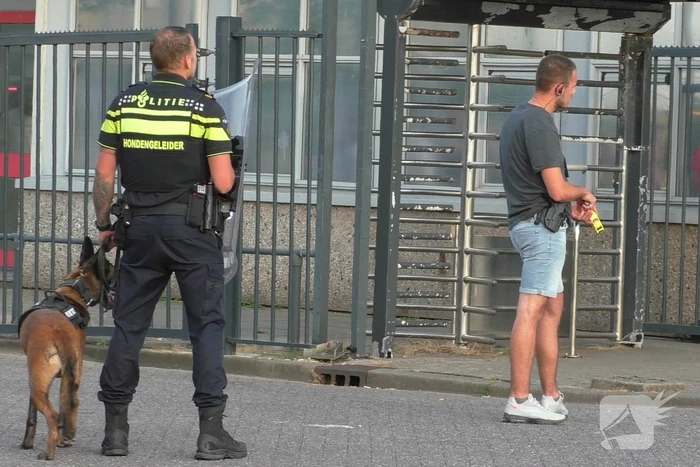 Persoon aangehouden na melding van wapen
