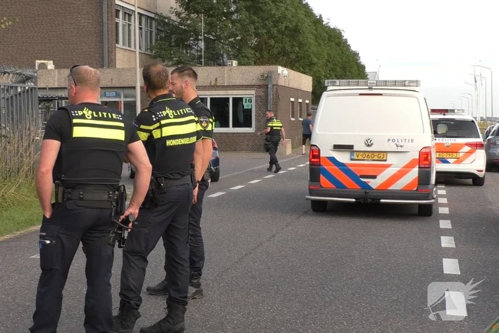 Persoon aangehouden na melding van wapen