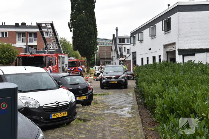 Flinke brand bij autobedrijf
