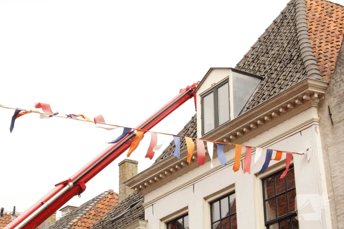 Veel rookontwikkeling door smeulbrand bij dak