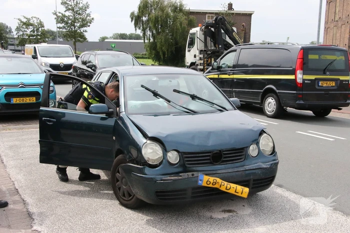 Twee personen gewond bij kop-staartbotsing