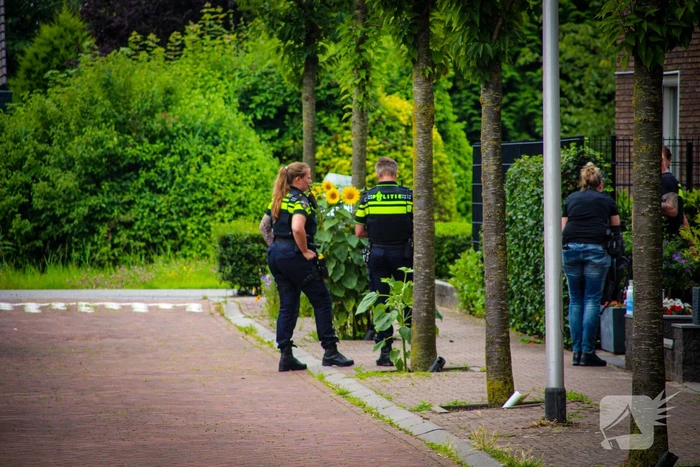 Politie doet onderzoek in woning naar overleden persoon