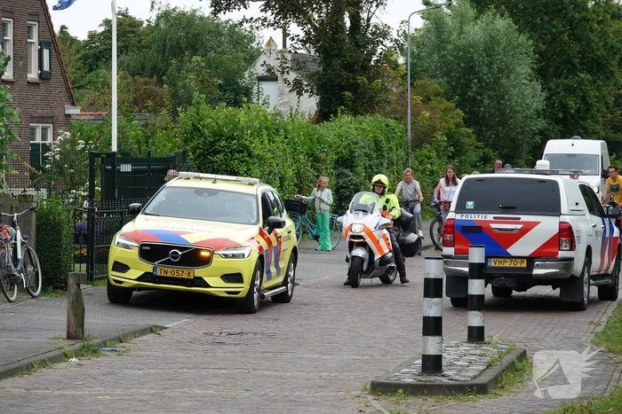 Quadbestuurder rijdt tegen paal en raakt gewond