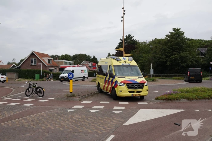 Quadbestuurder rijdt tegen paal en raakt gewond
