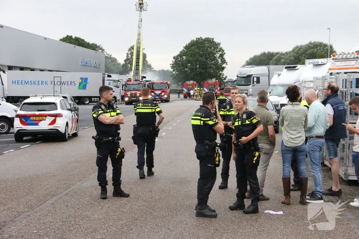 Bedrijf ontruimd door vrachtwagenbrand