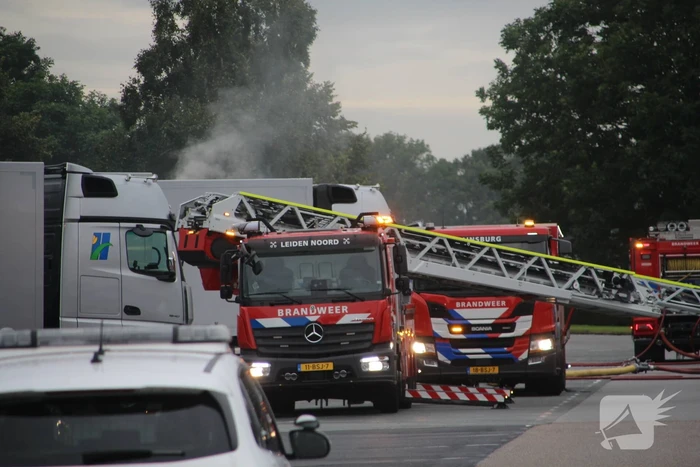 Bedrijf ontruimd door vrachtwagenbrand