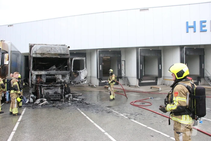 Bedrijf ontruimd door vrachtwagenbrand