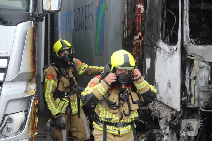 Bedrijf ontruimd door vrachtwagenbrand