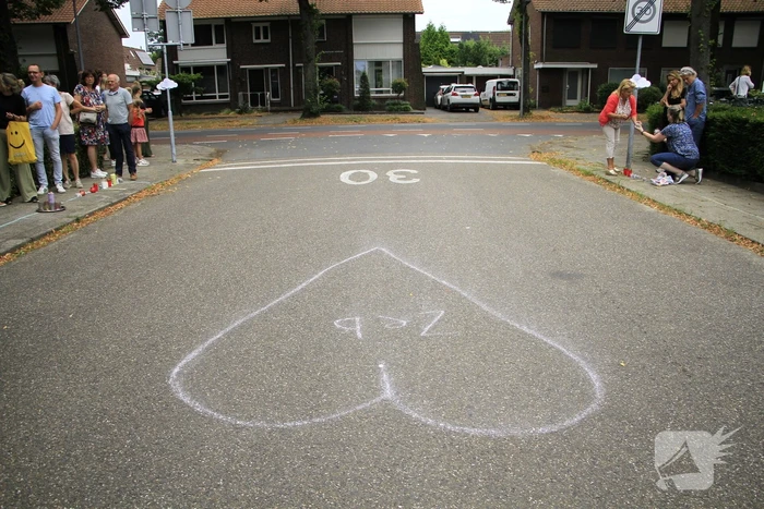 Familie en vrienden herdenken vijf jarige Zeb