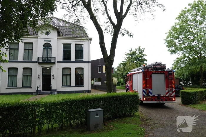Loempia in magnetron zorgt voor rookontwikkeling en brandweer inzet
