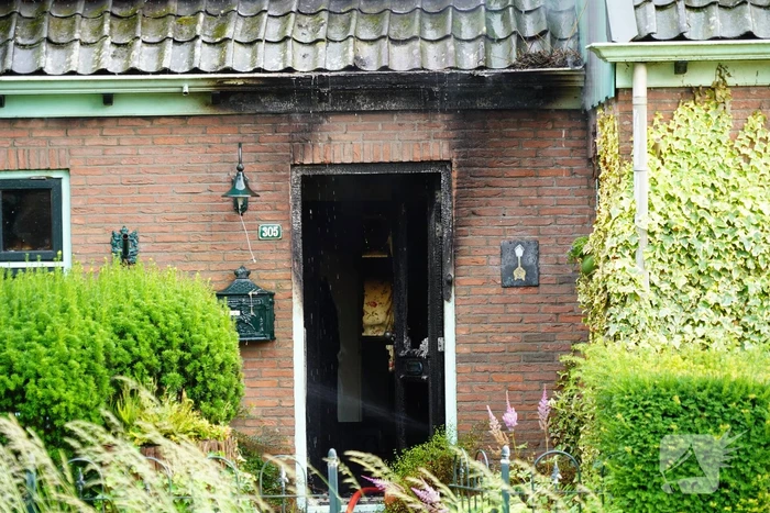 Stolpboerderij verwoest door uitslaande brand