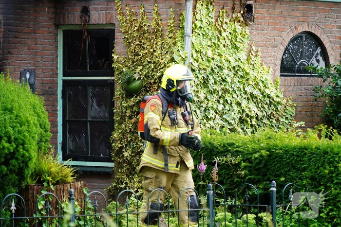 Stolpboerderij verwoest door uitslaande brand