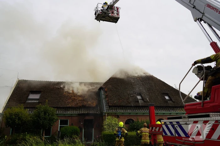 Stolpboerderij verwoest door uitslaande brand
