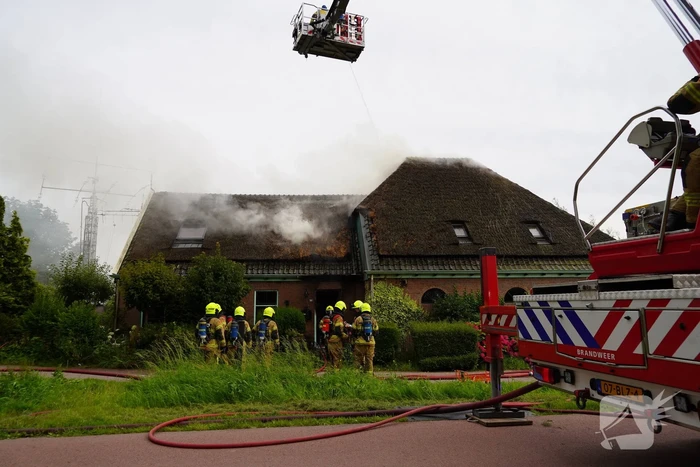 Stolpboerderij verwoest door uitslaande brand