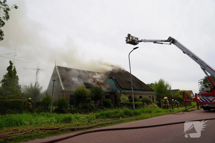 Stolpboerderij verwoest door uitslaande brand