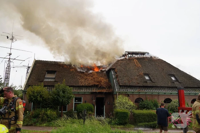 Stolpboerderij verwoest door uitslaande brand