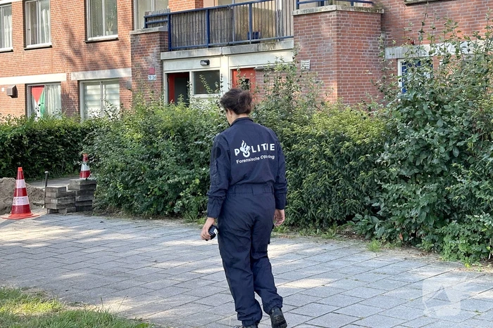Politie doet onderzoek naar uitslaande brand