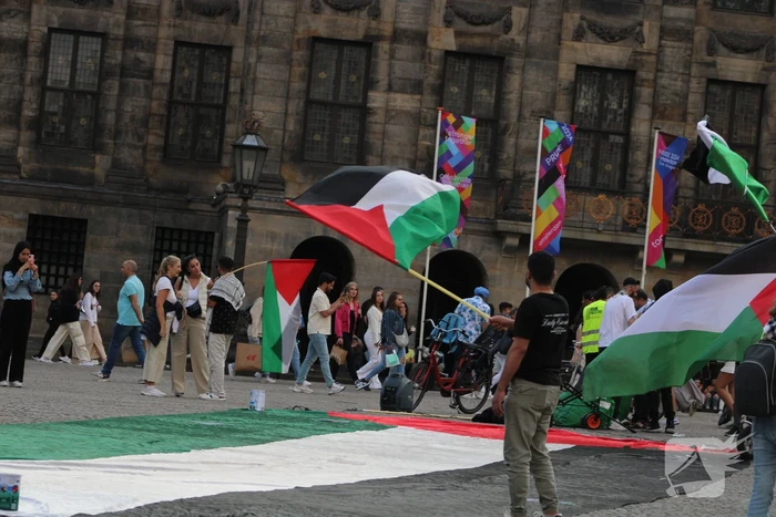 Kleine demonsratie voor free-palestina