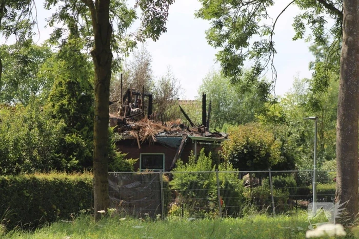 Flinke ravage na verwoestende brand bij stolpboerderij
