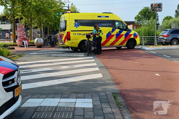 Automobilist schept fietser
