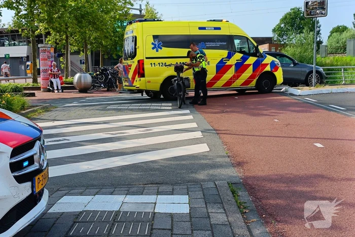Automobilist schept fietser