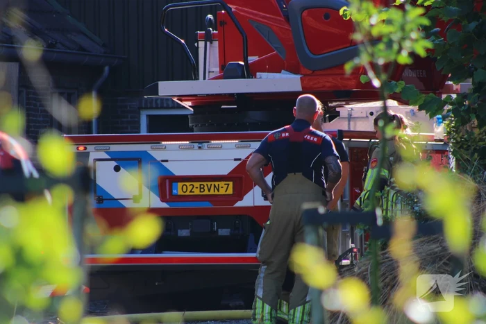 Veel schade na rietendakbrand bij geitenboerderij