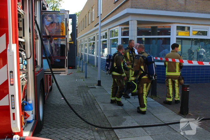 Hulpdiensten groots ingezet voor brandende werkplaats bij fietsenwinkel