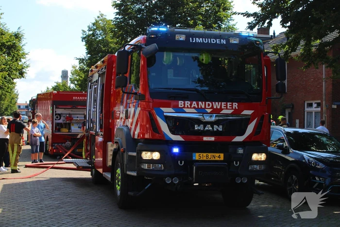 Hulpdiensten groots ingezet voor brandende werkplaats bij fietsenwinkel