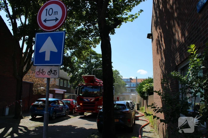 Hulpdiensten groots ingezet voor brandende werkplaats bij fietsenwinkel
