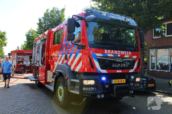 Hulpdiensten groots ingezet voor brandende werkplaats bij fietsenwinkel