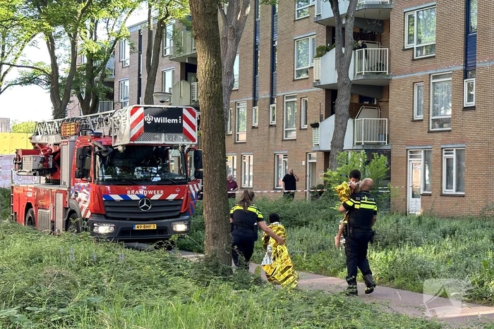 Brand in flatwoning snel onder controle