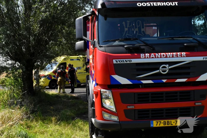Brandweer groots ingezet voor brand op akker
