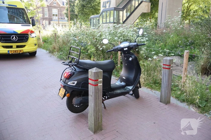 Scooterrijder gewond bij aanrijding met automobilist