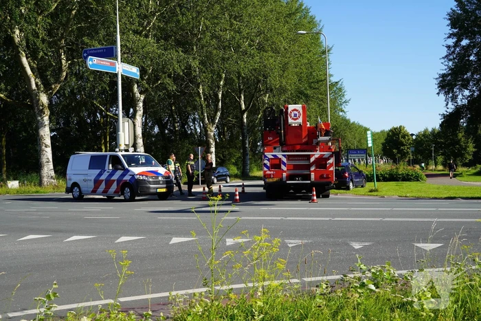 Gewonde na botsing met brandweervoertuig op weg naar reanimatie
