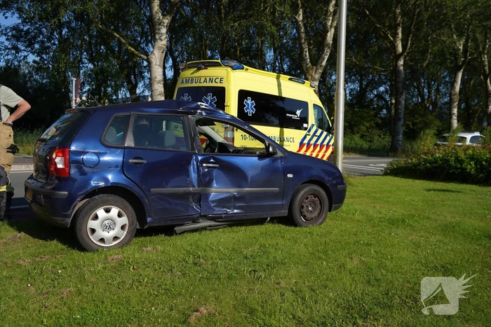 Gewonde na botsing met brandweervoertuig op weg naar reanimatie