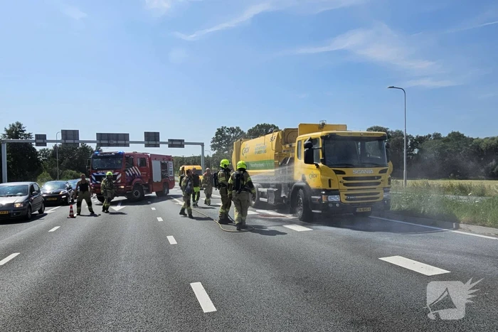 Brandend papier zorgt voor brandweer inzet