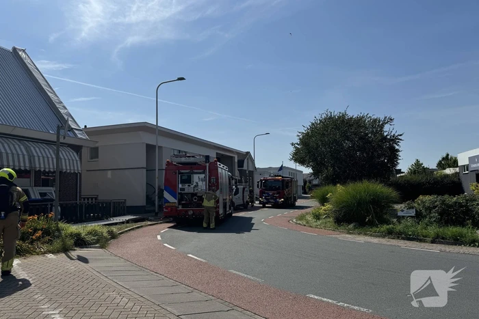 Brandweer ingezet voor brand in dak bij woning
