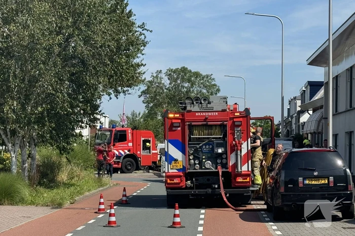 Brandweer ingezet voor brand in dak bij woning