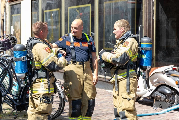 Brandende bouwmaterialen in binnenstad
