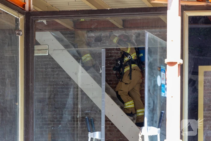 Brandende bouwmaterialen in binnenstad