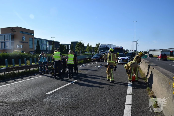 Bestuurder gewond bij eenzijdige aanrijding