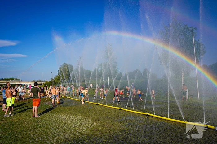 Waterfestijn zorgt voor veel plezier en afkoeling