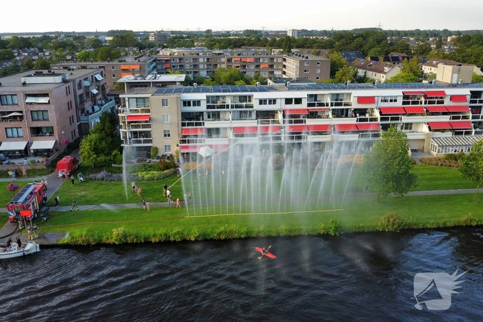 Brandweer zorgt voor vertier en verkoeling