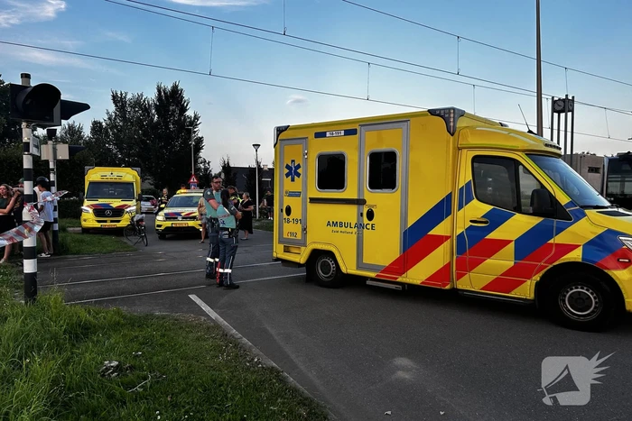 Scooterrijder zwaargewond bij aanrijding met tram